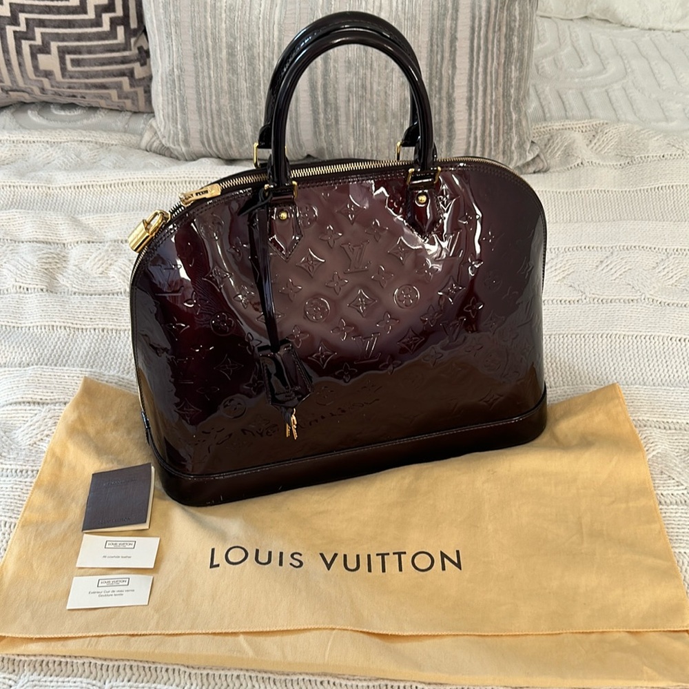 Louis Vuitton Alma Vernis Amarante GM handbag
